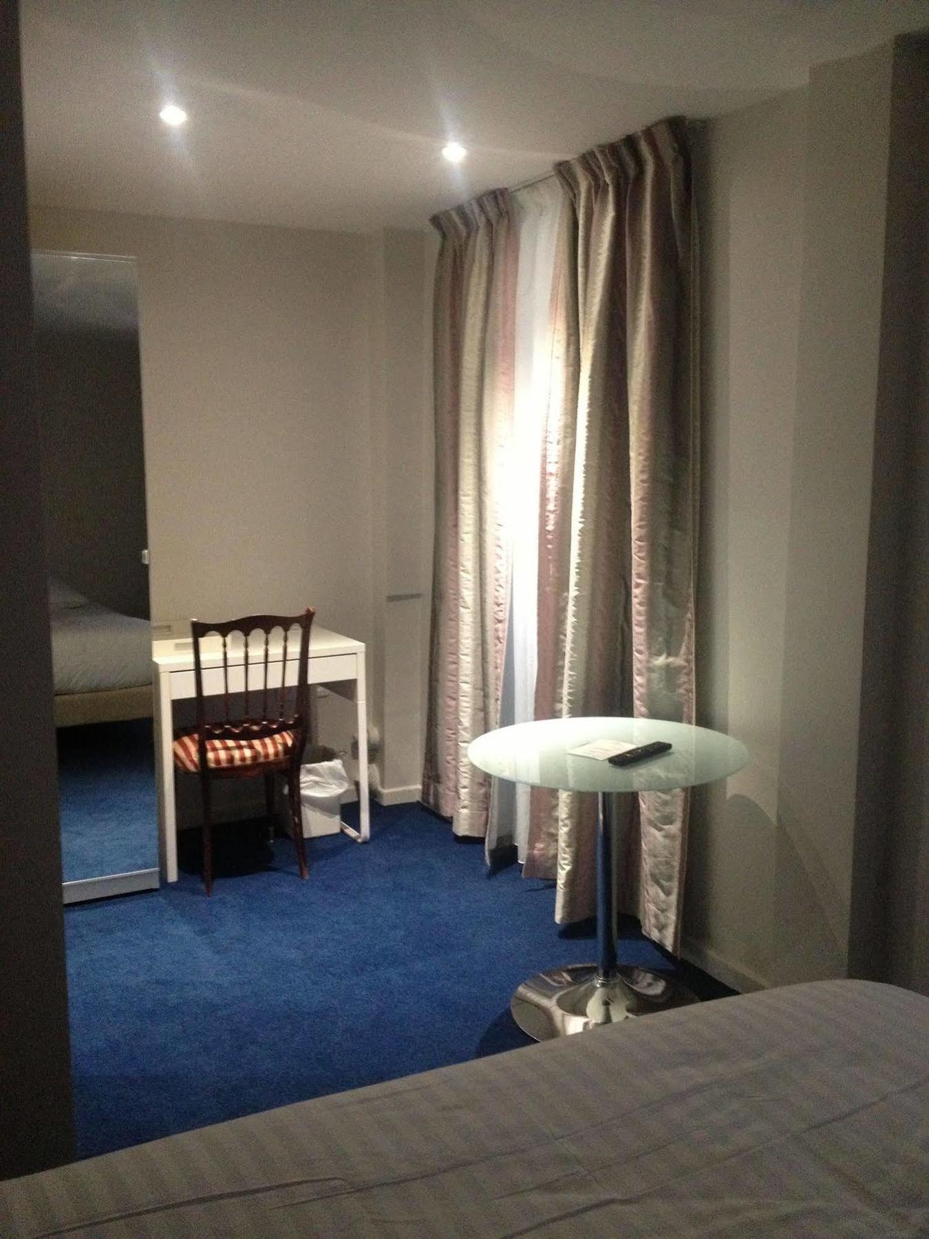 Hotel Savoy Париж Екстериор снимка